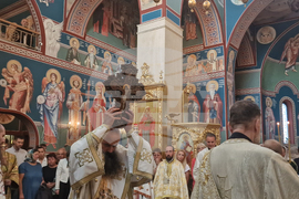 Патриарх Даниил - храм "Въздвижение на светия кръст Господен" - света литургия