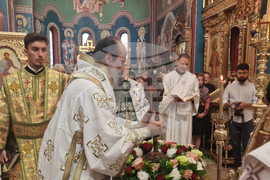 Патриарх Даниил - храм "Въздвижение на светия кръст Господен" - света литургия