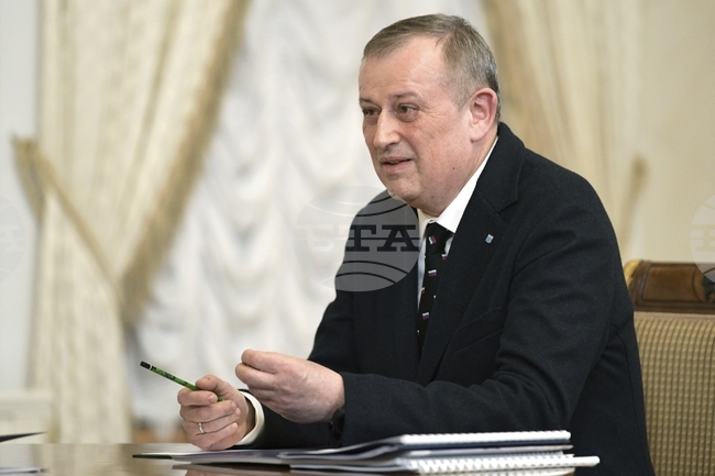 Най-малко трима души са убити, а други са ранени при взрив в сграда на военната полиция в руската Ленинградска област, съобщиха местните власти