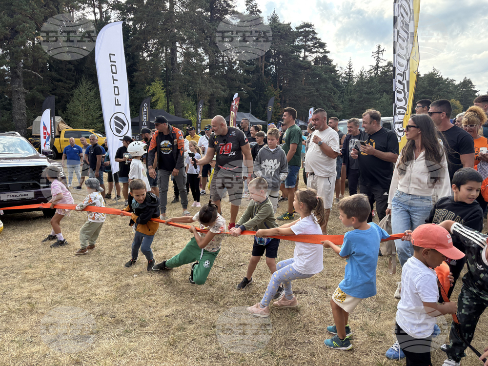 Над 130 високопроходими джипа събра първото издание на фестивала на пикапите, който се състоя край Боровец