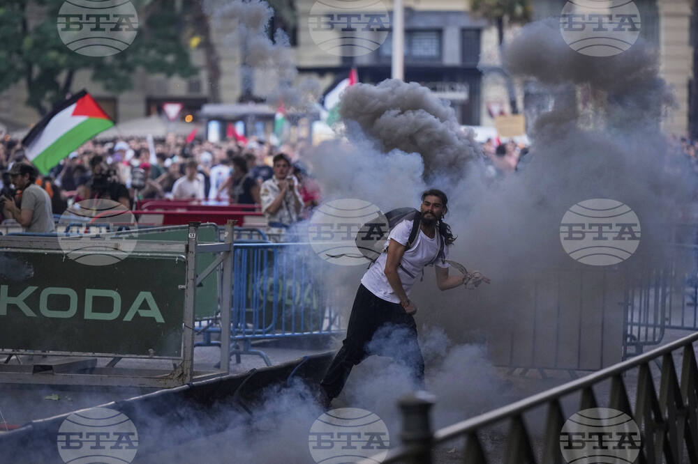 Йонас Вингегор беше обявен за победител в колоездачната Обиколка на Испания, последният етап беше прекратен заради пропалестински протести