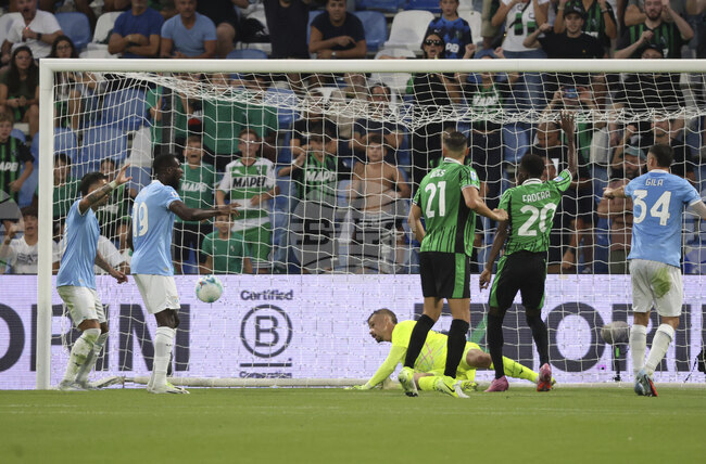 Сасуоло спечели първи точки след завръщането си в Серия А с домакински успех над Лацио