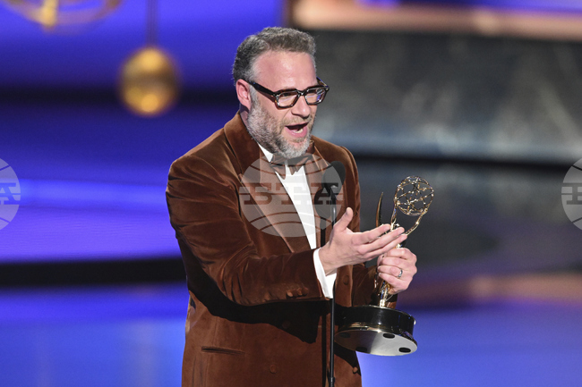 Сет Роугън и Джийн Смарт са сред първите, спечелили награди „Еми“ тази година