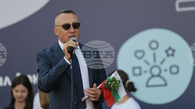  В бюджета за 2026 г. се предвижда повишение на стандартите с 10%, вероятно такова ще е и увеличението на учителските заплати, каза за БТА Диян Стаматов