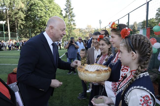 Премиерът Желязков: Училището е онзи храм, за който държавата полага най-голяма грижа