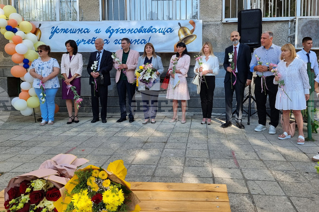Училището не е подготовка за живота, то е самият живот, каза на откриването на учебната година и.ф. кмет на Варна Павел Попов