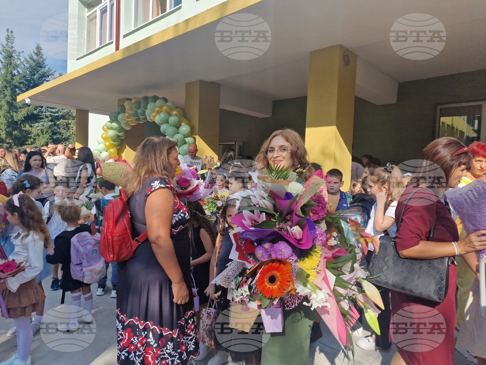 Търговище - Първо Средно училище „Свети Седмочисленици“ - нова учебна година - откриване