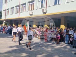 Търговище - Първо Средно училище „Свети Седмочисленици“ - нова учебна година - откриване