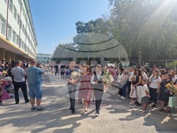 Търговище - Първо Средно училище „Свети Седмочисленици“ - нова учебна година - откриване