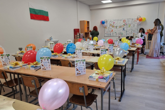 Храм „Св. Прокопий Варненски“ приютява ученици, докато в училището им трае ремонт