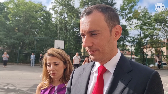 Денят на София - 17 септември, ще бъде присъствен, а дали ще бъде учебен, или неучебен ще реши всяко училище, каза Васил Терзиев