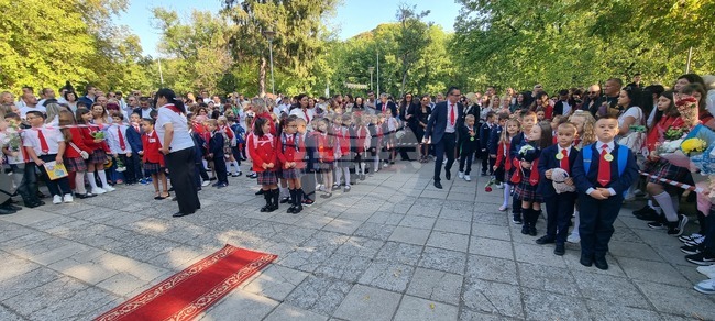 Новата учебна година бе открита в най-голямото училище в Шуменско - СУ „Сава Доброплодни“