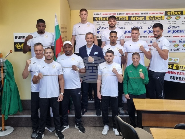 България завърши на шесто място в класирането по медали при мъжете на световното първенство по бокс