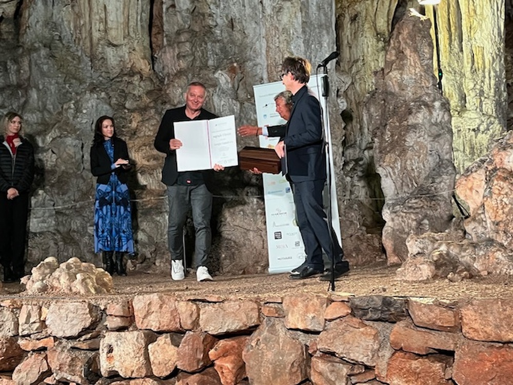 Георги Господинов участва в литературния фестивал „Виленица” в Любляна, Триест и Нова Горица и бе удостоен с голямата награда