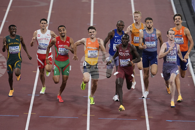 Олимпийският шампион на 1500 метра Хокър е дисквалифициран на световното първенство