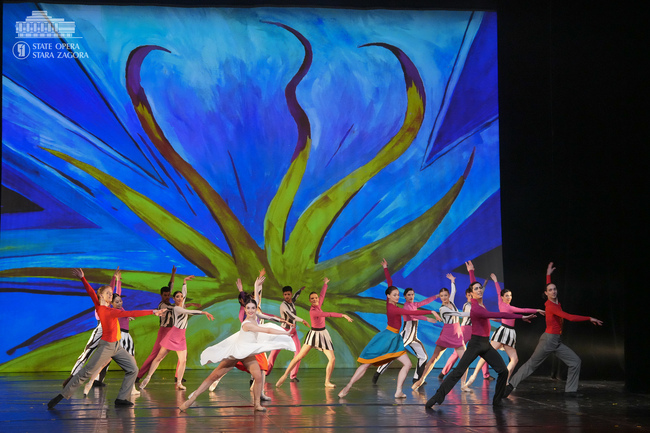 Балетът на Старозагорската опера гостува с „Парижки нощи“ в София