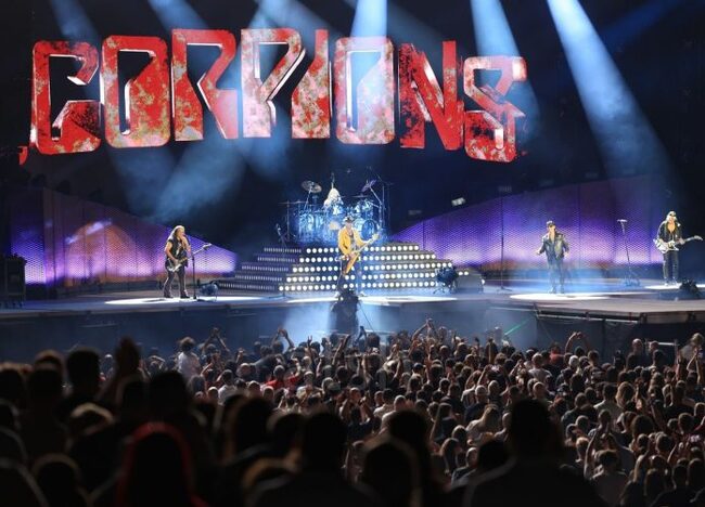 АТА: Легендарната германска група „Скорпиънс“ изпълни с емоции площад „Скендербег“ в Тирана