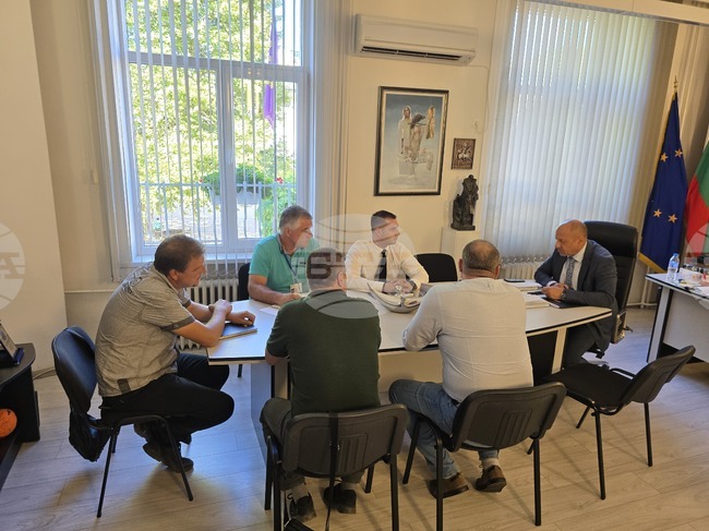 Малка е вероятността прогонената от Ловеч мечка да се върне в града, каза кметът Страцимир Петков