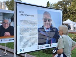 Варна - Фотографска изложба „Морските антарктици“