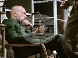 Театър „Възраждане“ открива новия си сезон с премиерното представление „Те бяха десет“ по Агата Кристи, снимка – театър „Възраждане“