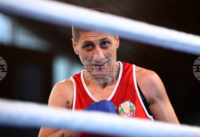 Севернокорейка спря Севда Асенова на четвъртфиналите на световното първенство по бокс за жени