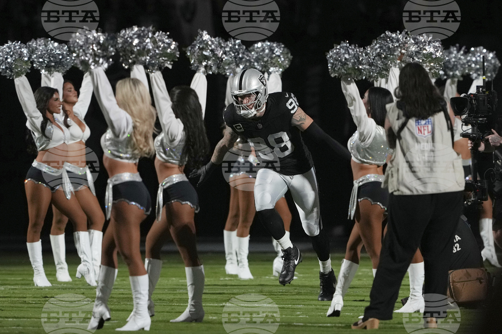 Chargers Raiders Football