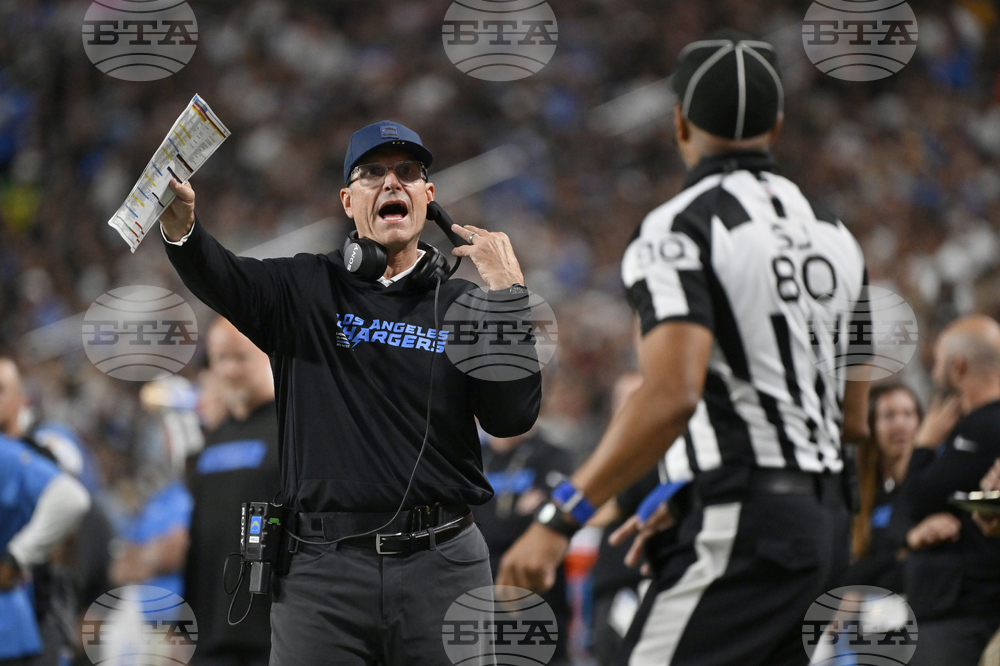 Chargers Raiders Football