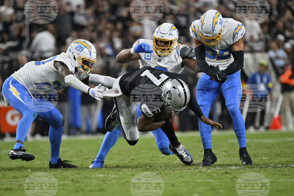 Chargers Raiders Football