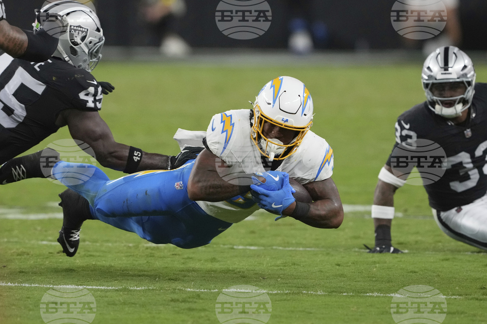 Chargers Raiders Football