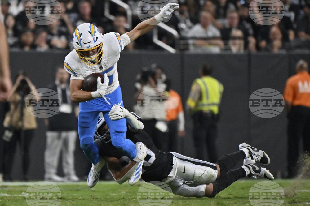 Chargers Raiders Football