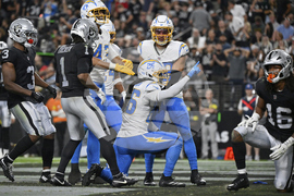 Chargers Raiders Football