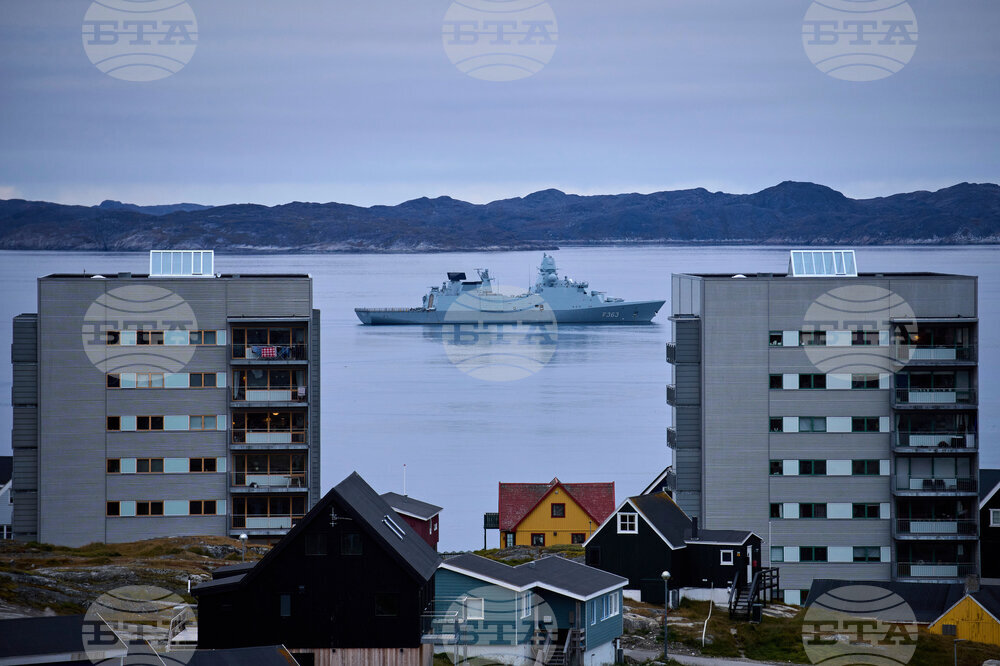 APTOPIX Greenland Military Exercise