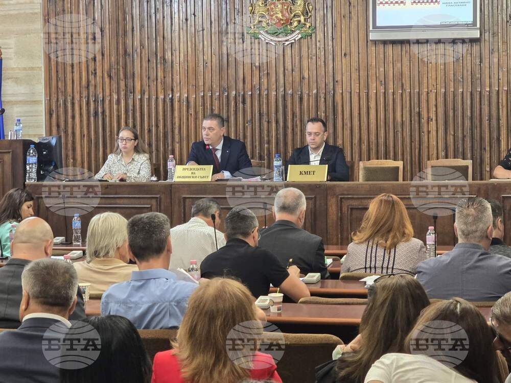 Общинският съвет в Добрич избра Александър Иванов и Енчо Малев за почетни граждани на града за 2025 година