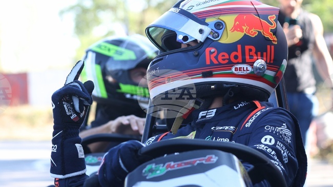 Никола Цолов завърши на 12-о място в състезанието в Абу Даби във Формула 2, победител е парагваецът Джошуа Дюрксен