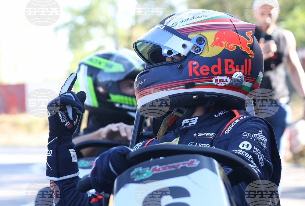 Никола Цолов завърши на 12-о място в състезанието в Абу Даби във Формула 2, победител е парагваецът Джошуа Дюрксен