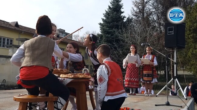 В Плевен заедно отпразнуваха Сирни Заговезни и Масленица