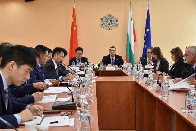 Bulgaria, China Discuss Ways to Boost Economic Ties at Commission Meeting