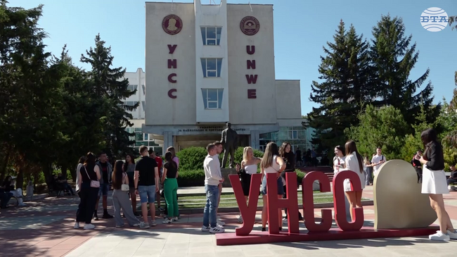 Министър-председателят Росен Желязков и генералният директор на Евростат д-р Мариана Коцева откриха новата академична година в УНСС