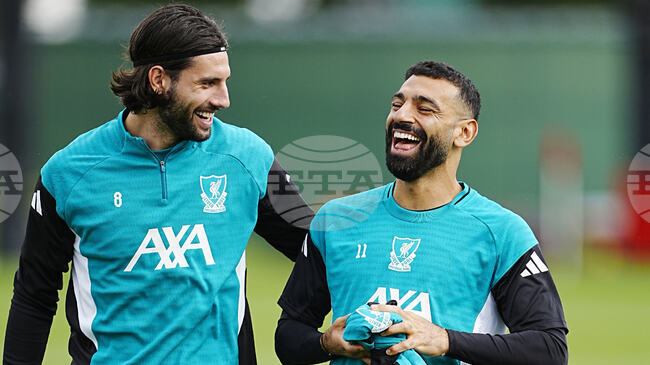 Футболистите на Ливърпул не могат и не искат да влияят на мнението на Мохамед Салах, заяви халфът Доминик Собослай