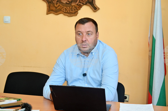 След дадени от държавата над 35 млн. лв. за водоснабдяване в Лом, загубите и авариите продължават, заяви депутатът от "Възраждане" Петър Петров