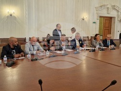 Парламент - Временна комисия за установяване на съществуващите проблеми с разпространението на диазотен оксид (райски газ)