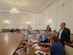 Парламент - Временна комисия за установяване на съществуващите проблеми с разпространението на диазотен оксид (райски газ)