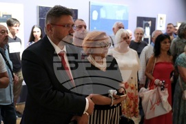 Изложба - "Картина извън картината"