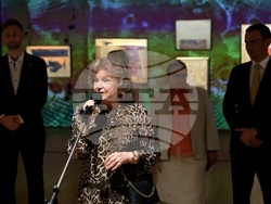 Изложба - "Картина извън картината"