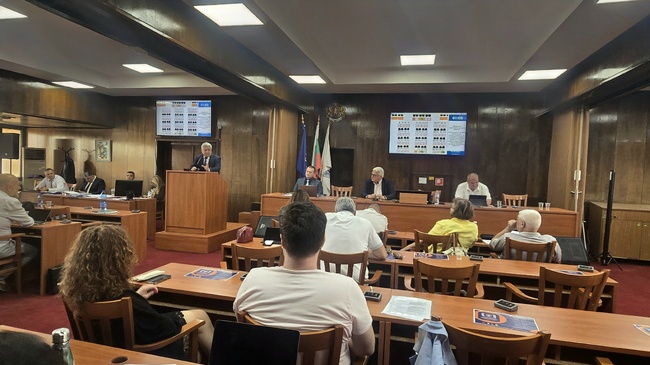 Общински съвет - Русе гласува позицията си за ВиК и подкрепи изграждането на паметник на Стефан Караджа в Румъния