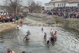 Село Турия  - кукерски игри