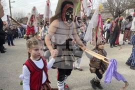 Село Турия  - кукерски игри
