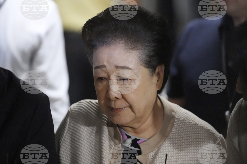 Южнокорейски съд започна разглеждането на делото за подкуп срещу лидерката на Църквата на обединението Хак Джа Хан 