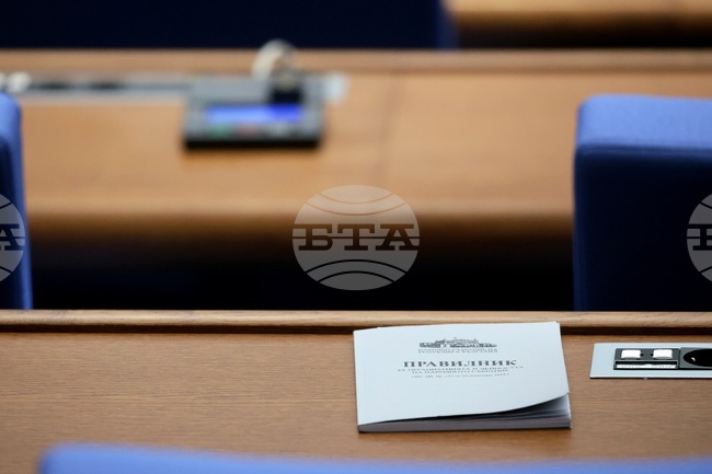 Парламентът обсъжда вот на недоверие към кабинета "Желязков" за "провал във вътрешната сигурност и правосъдието, и срещу завладяната държава"