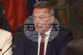 Централен военен клуб - форум - Мирослав Томан